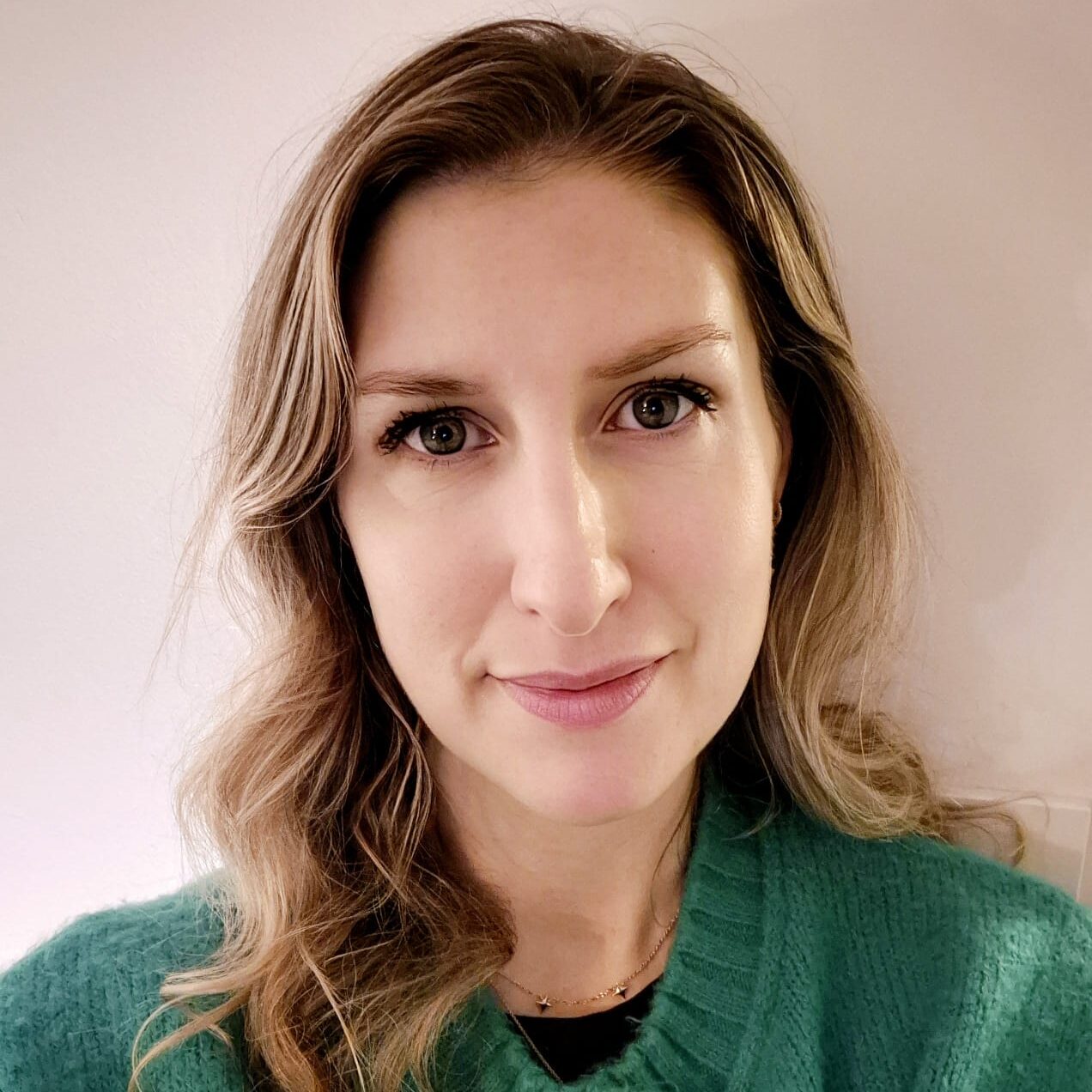 Dr Olivia Kneen